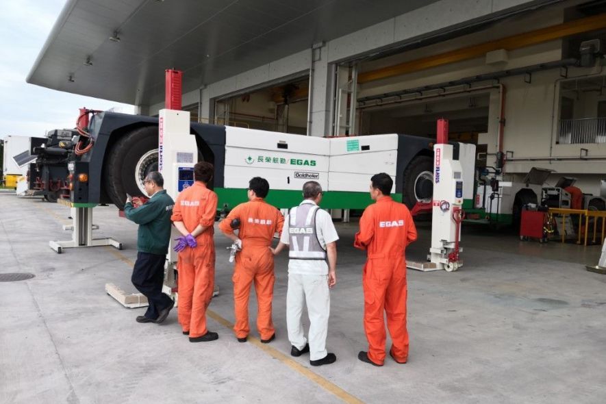 Stertil-Koni mobile columns and platform vehicle lift  Stertil-Koni mobile columns and platform vehicle lift